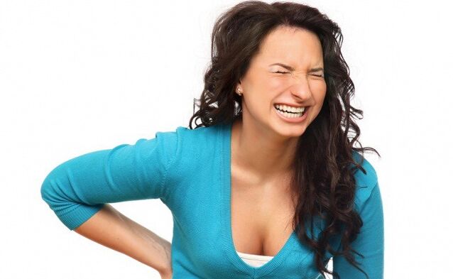 viidatud seljavalu koos rindkere osteokondroosiga